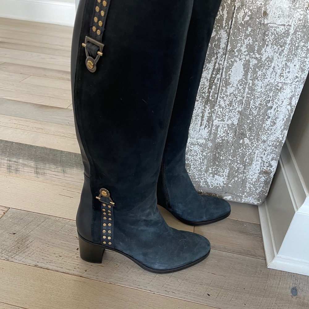 Italian an made Vera Cnoiosoft leather boots- gently worn- used  twice
